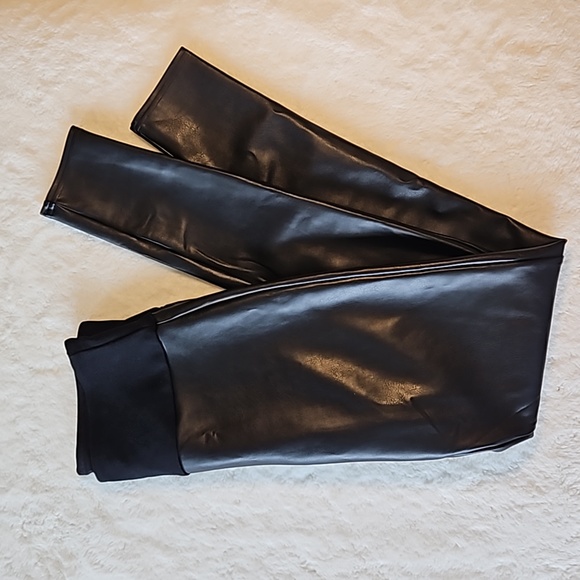 Assets by SPANX Faux Leather Leggings Sz M *NWOT* - Picture 7 of 7